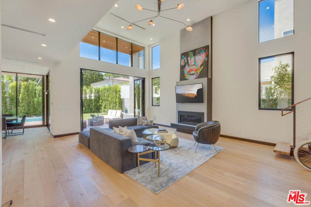 8724 Rosewood Avenue - Photo 1