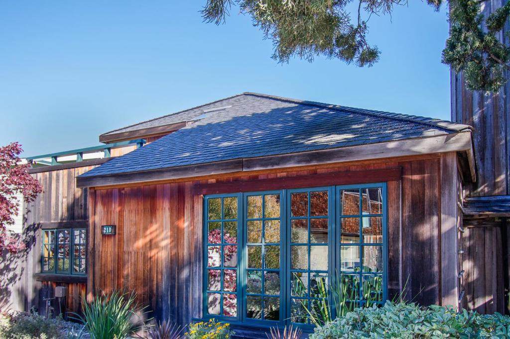 210 Alhambra Avenue - Photo 1