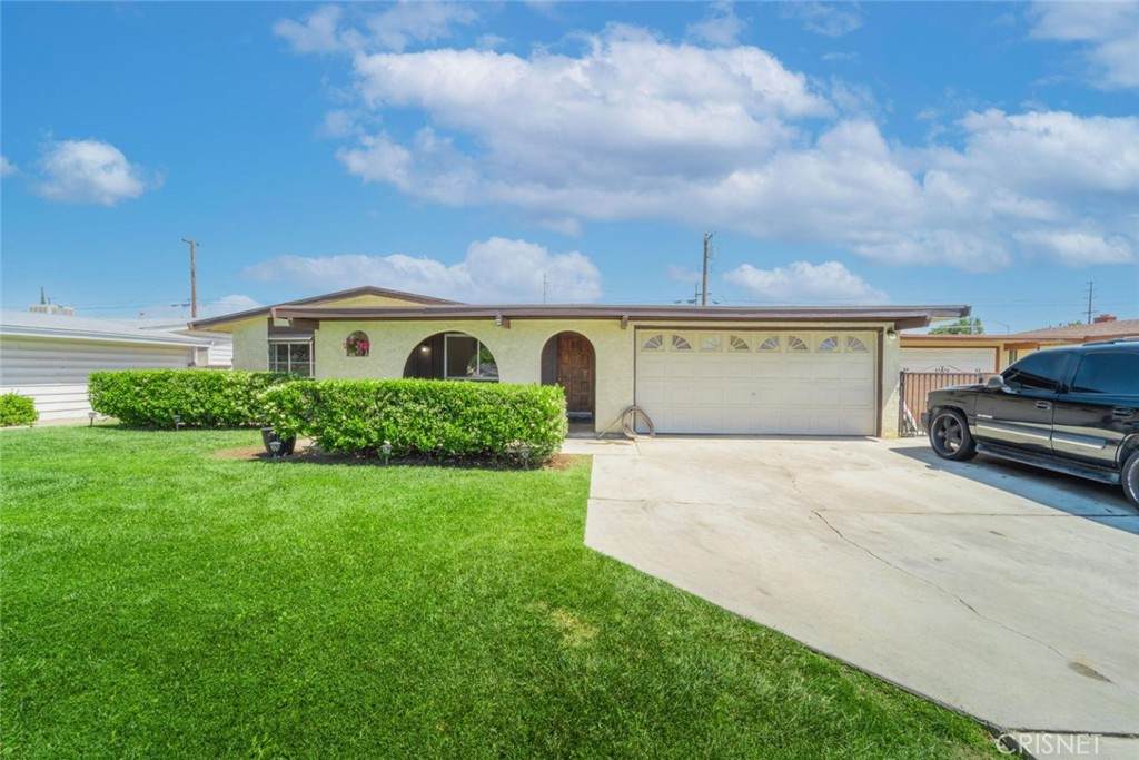 453 Lingard Street - Photo 1