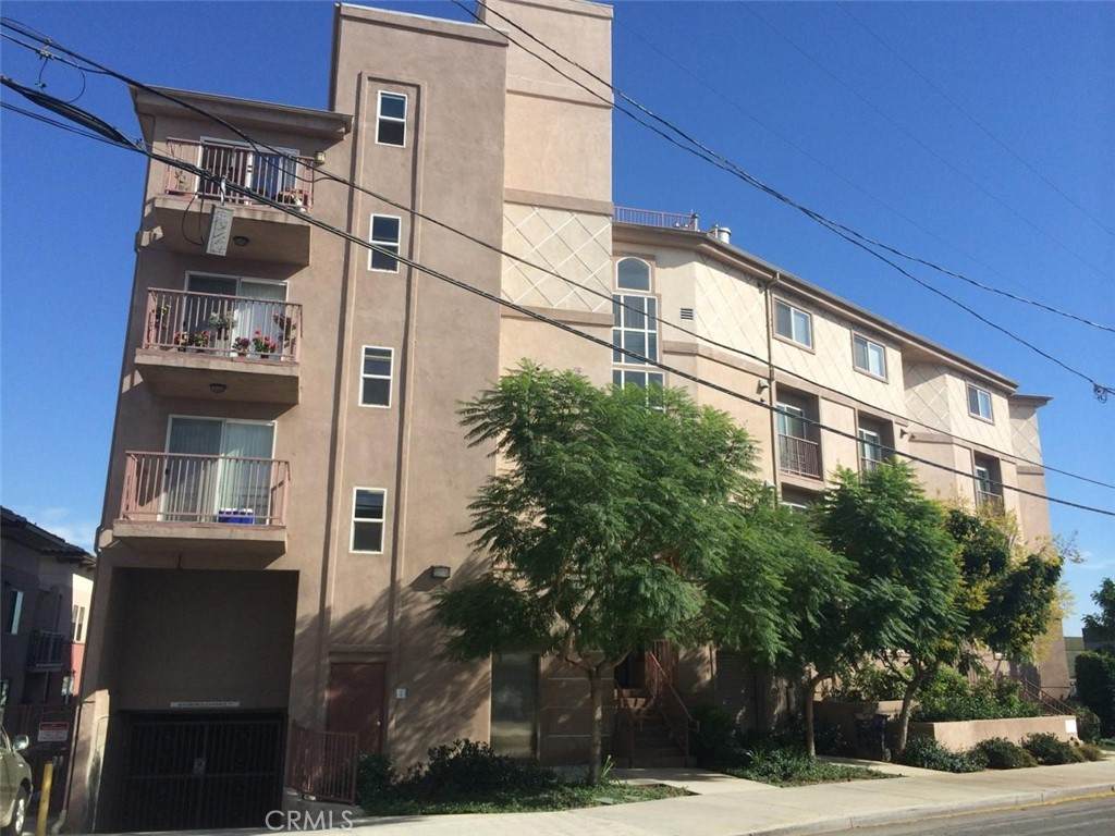 700 Hill Place - Photo 1