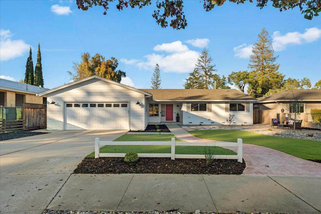 185 Budd Avenue - Photo 1