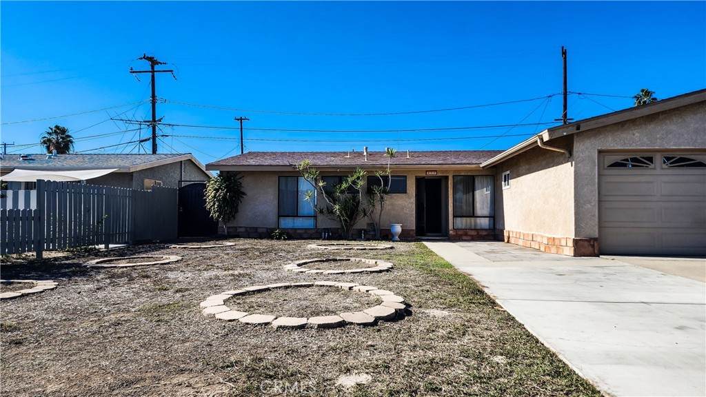 829 La Perla Street - Photo 1