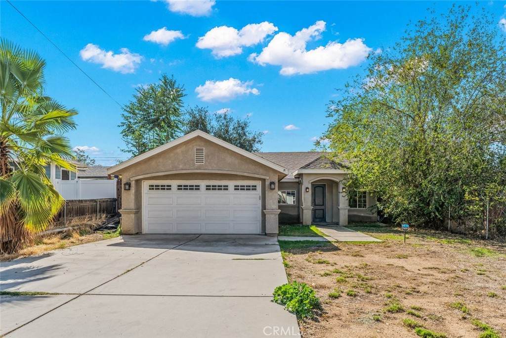 34913 Cedar Avenue - Photo 1