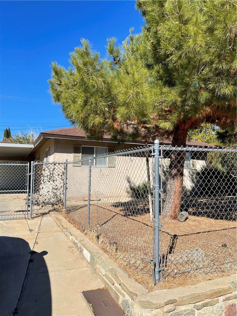 38847 Foxholm Drive - Photo 1