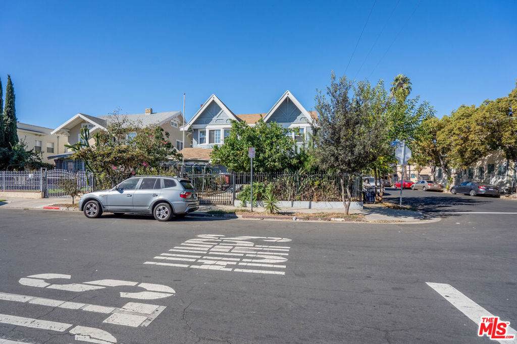 1501 5th Avenue - Photo 1