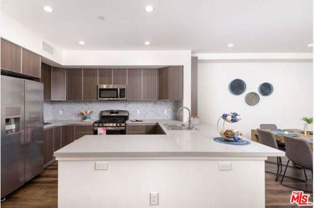 1819 Kelton - Photo 1
