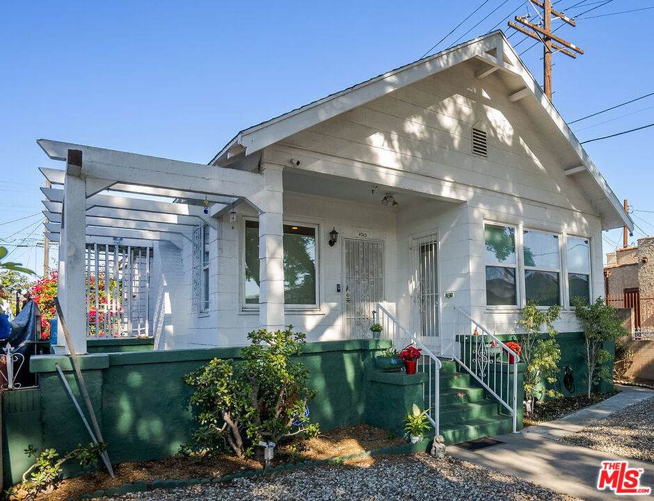 1013 52nd Street - Photo 1