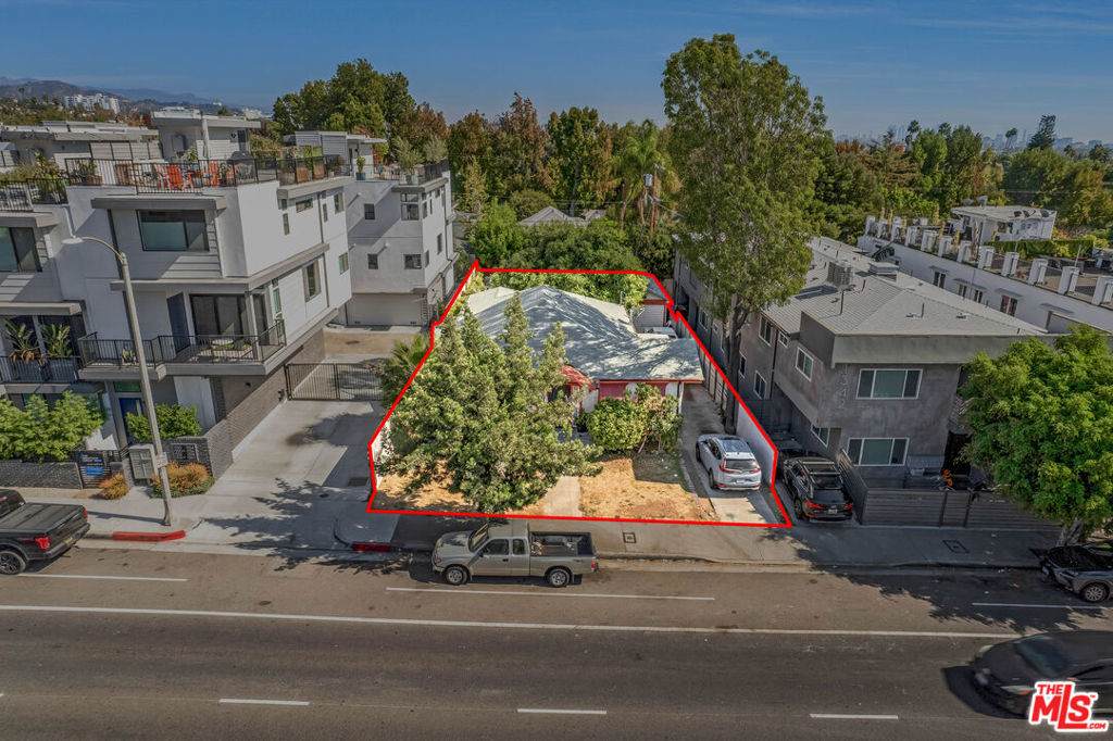 1346 Fairfax Avenue - Photo 1