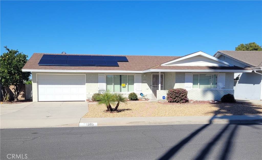 1380 Amberwood Drive - Photo 1