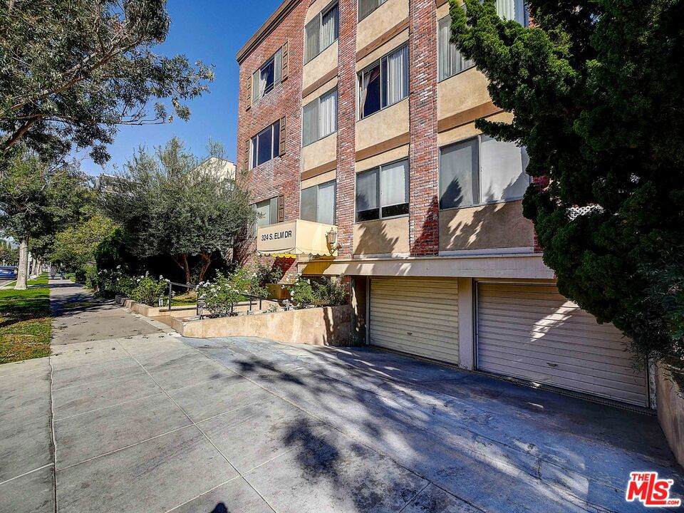 324 Elm Drive - Photo 1