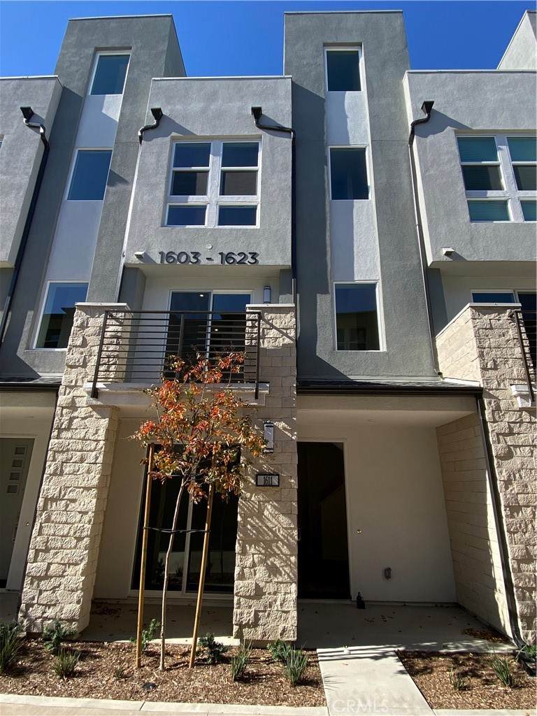 1611 W Cara Drive - Photo 1