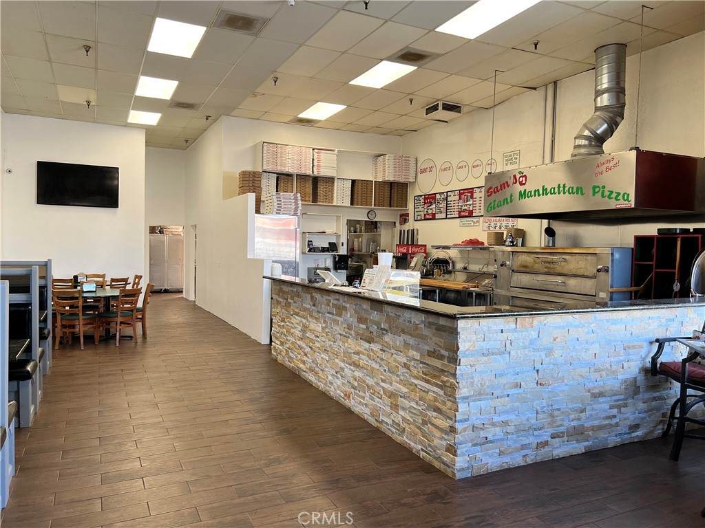 1514 W Grand Ave - Photo 1