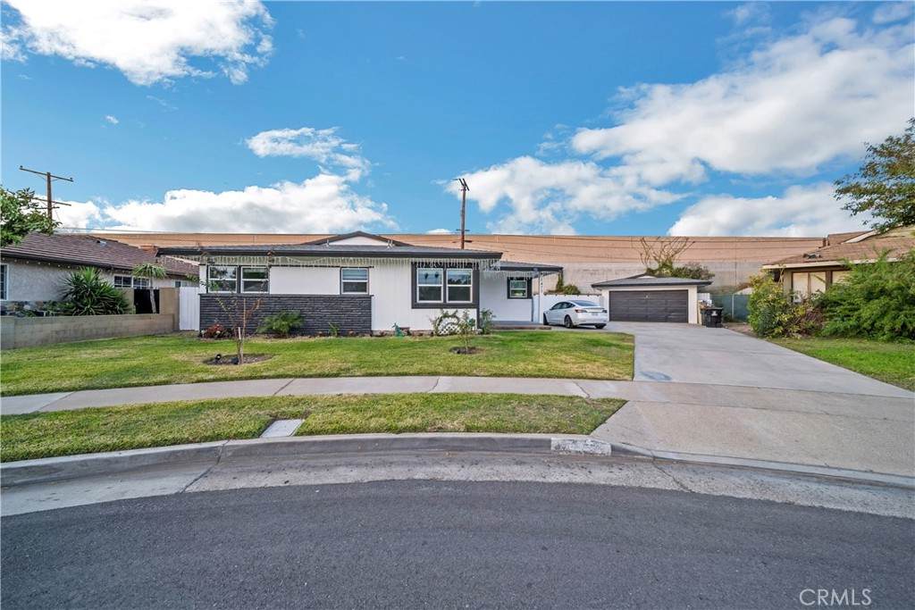 1473 Rosewood Avenue - Photo 1