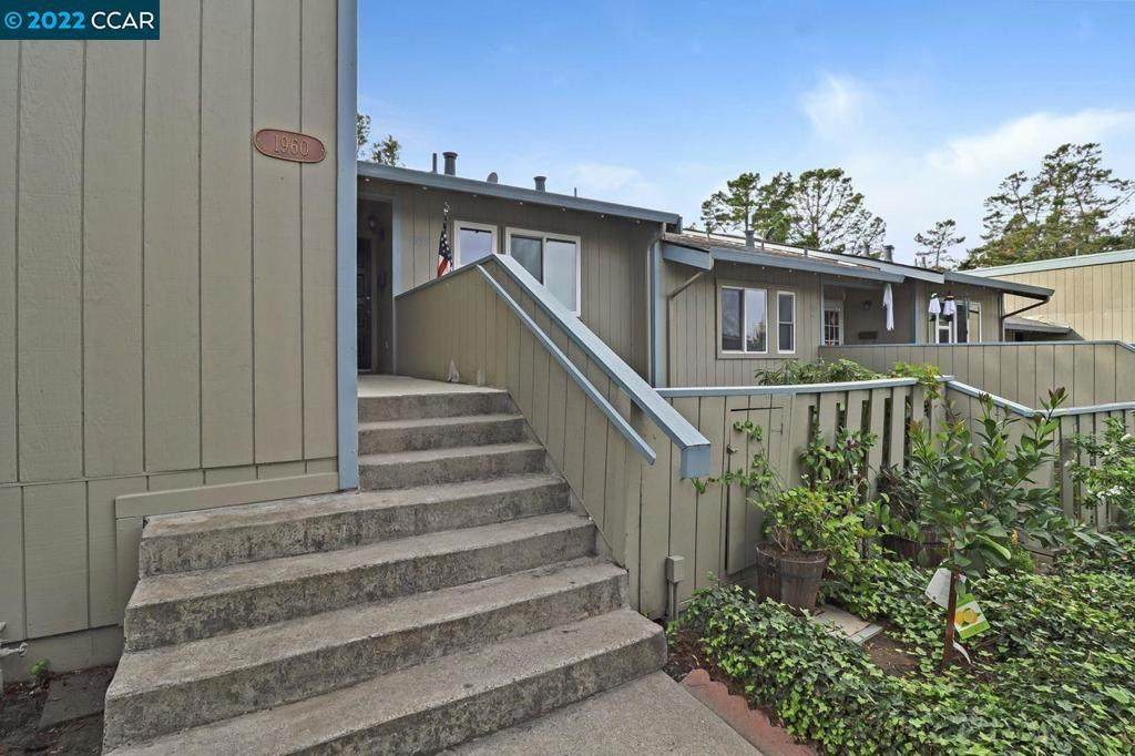 1960 Ascot Dr - Photo 1