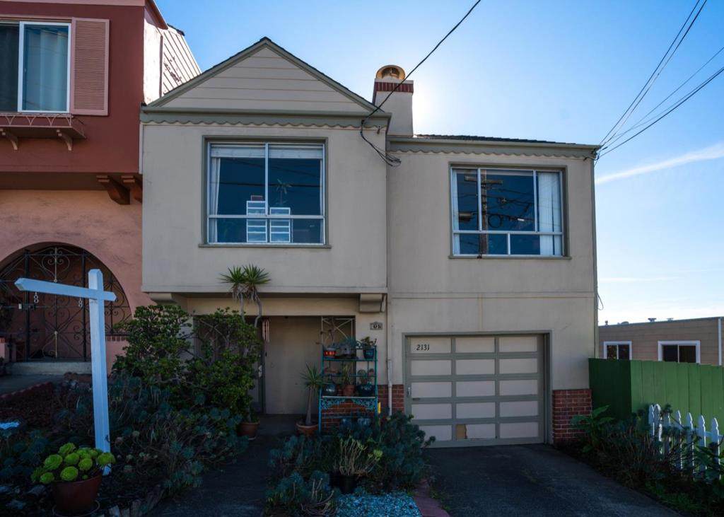 2131 Quintara Street - Photo 1