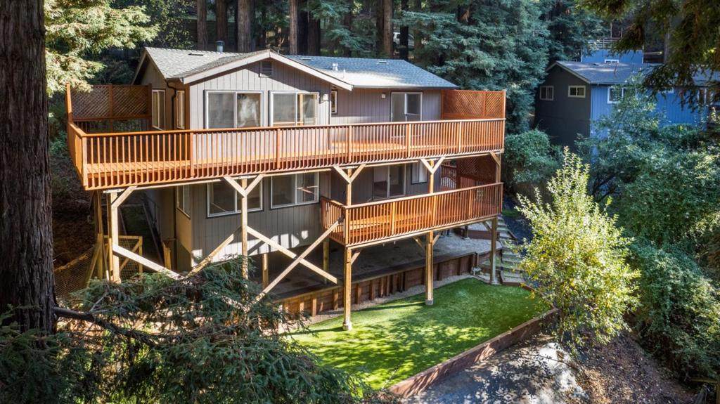 3147 Redwood Drive - Photo 1