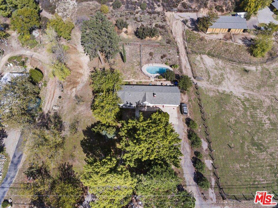 18538 Foothill Street - Photo 1