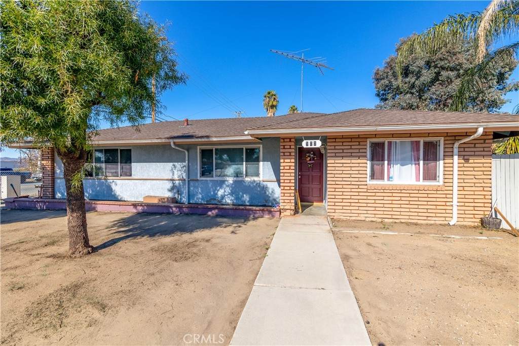 500 Stetson Avenue - Photo 1