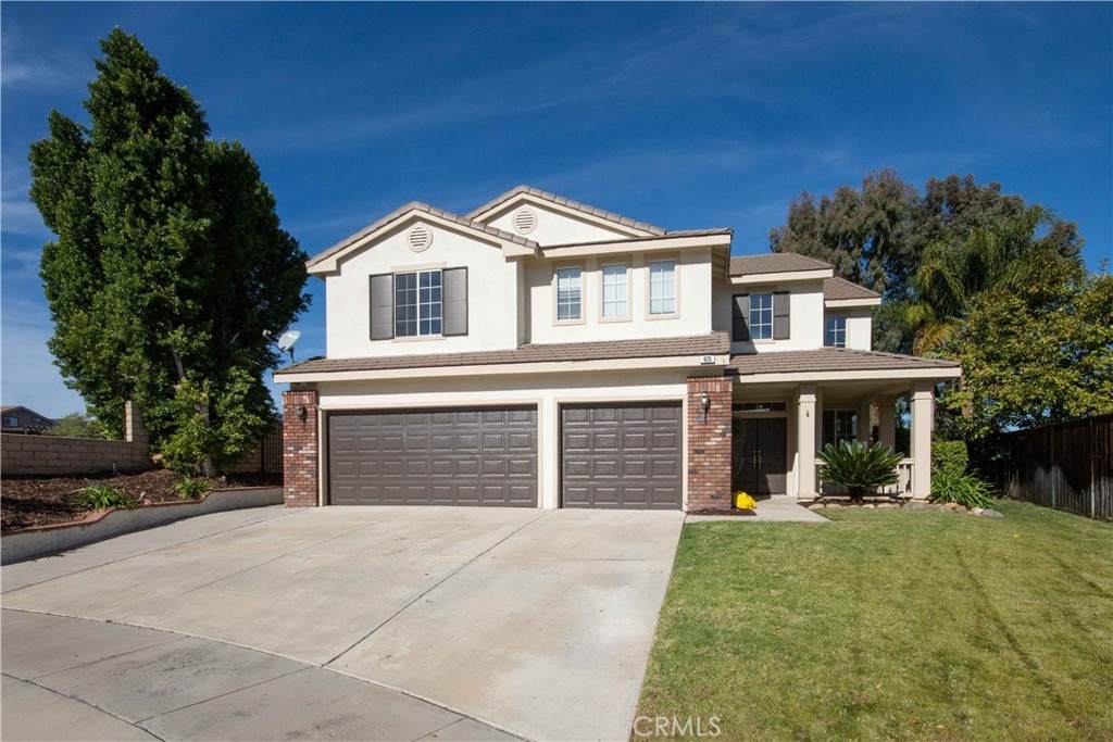 975 Riverbend Circle - Photo 1