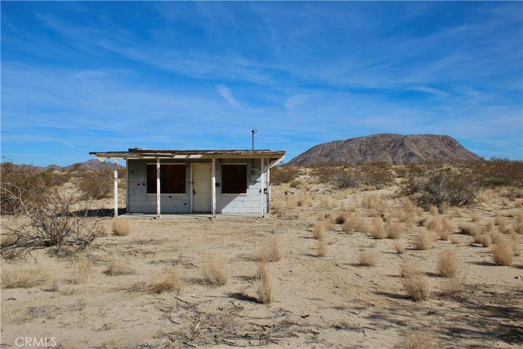 57926 Botkin Road - Photo 1