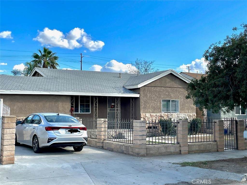 1326 Rialto Avenue - Photo 1