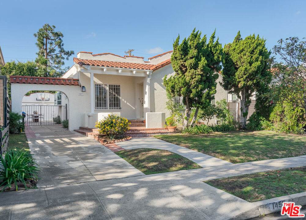 1453 Crest Drive - Photo 1