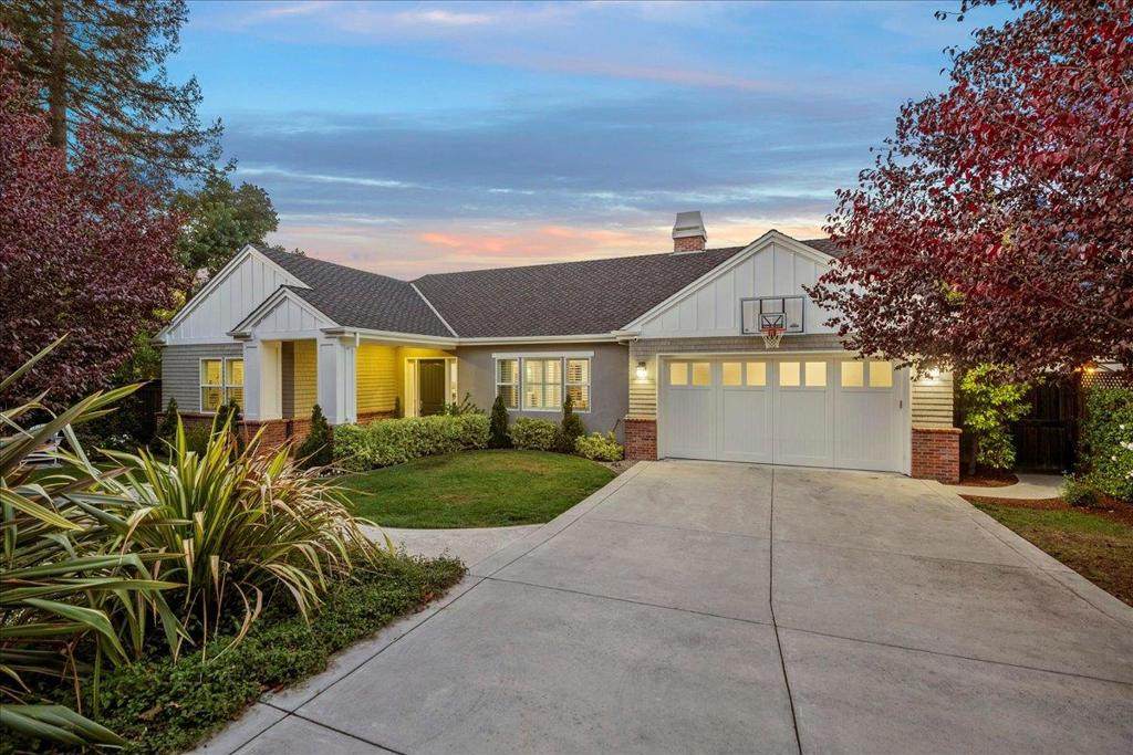 301 Old Blossom Hill Road - Photo 1