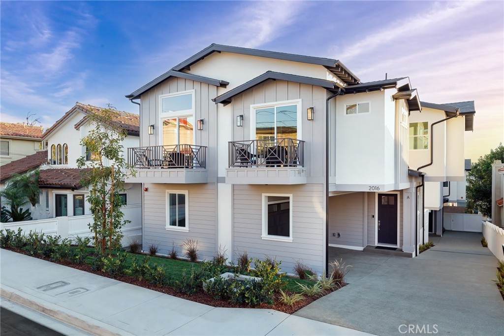 2016 Clark Ln - Photo 1