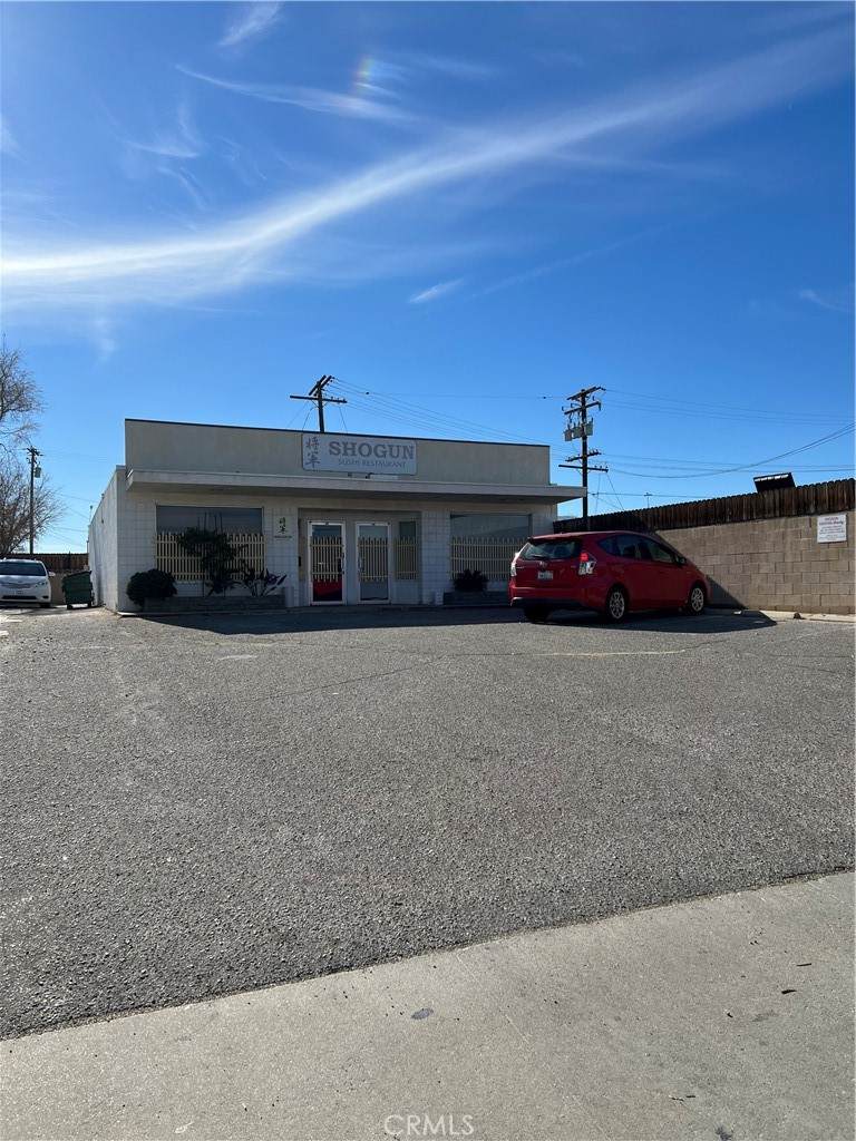 828 E Avenue Q6 - Photo 1