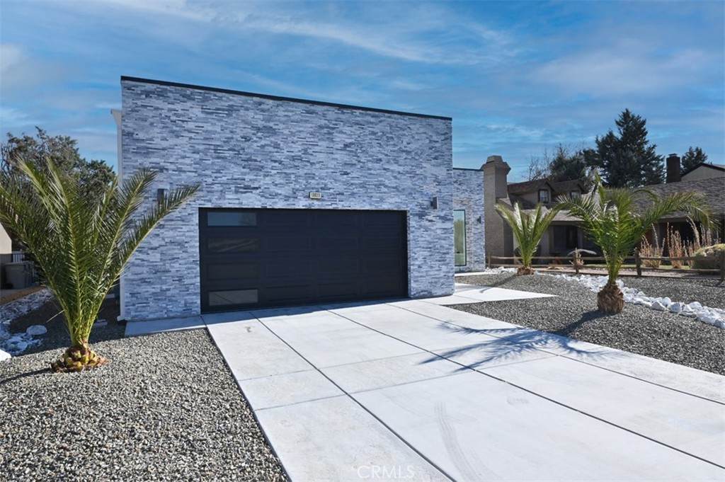 13025 Tamarisk Road - Photo 1