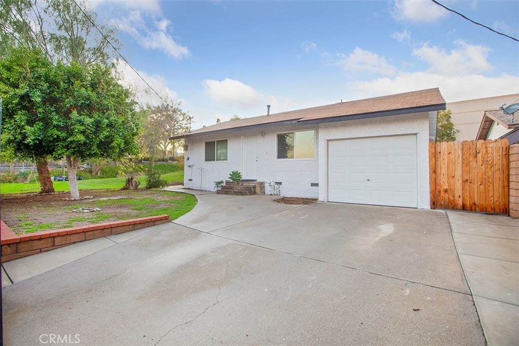 15759 Kadota Street - Photo 1