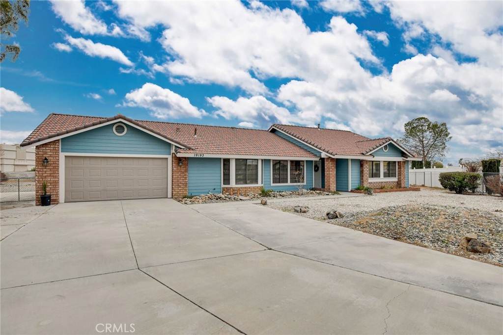 19193 Cochise Place - Photo 1