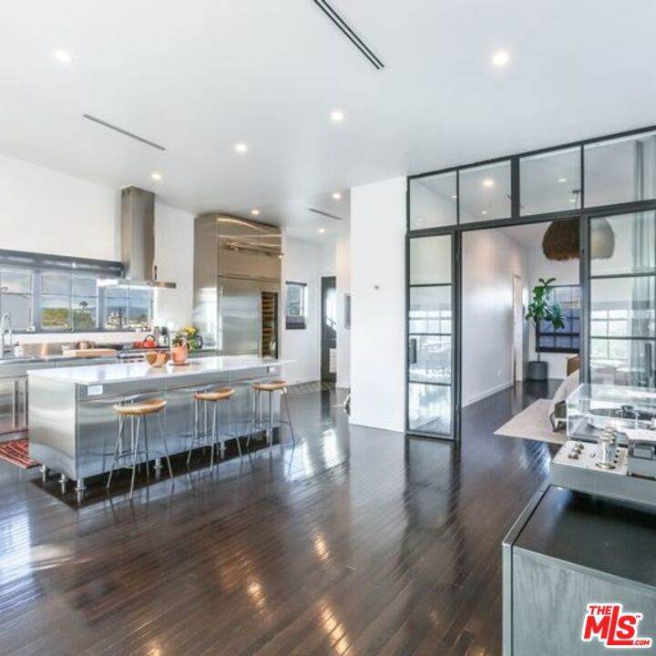 5005 Washington Boulevard - Photo 1