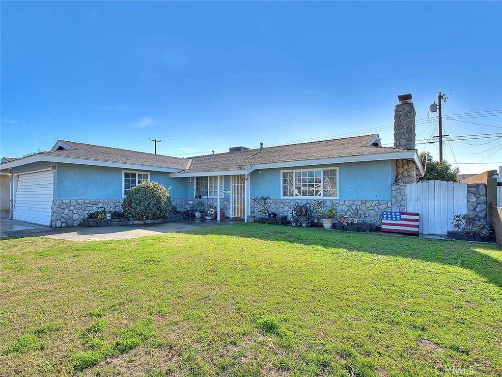 6872 Laurelton Avenue - Photo 1