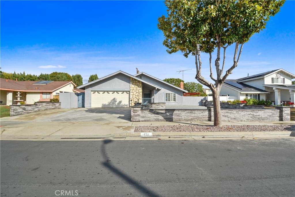 423 Carnation Drive - Photo 1