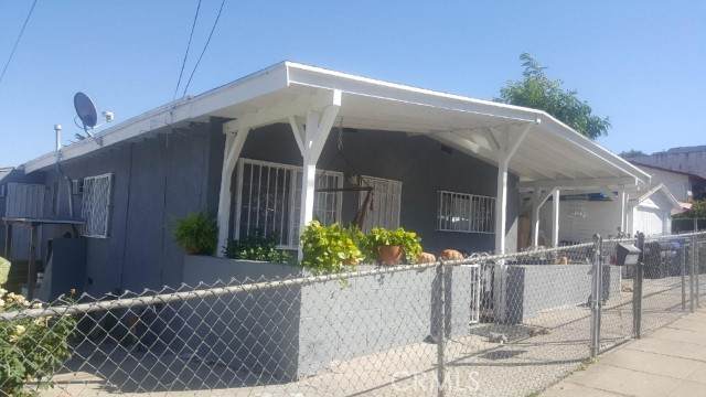 1048 Dexter Street - Photo 1