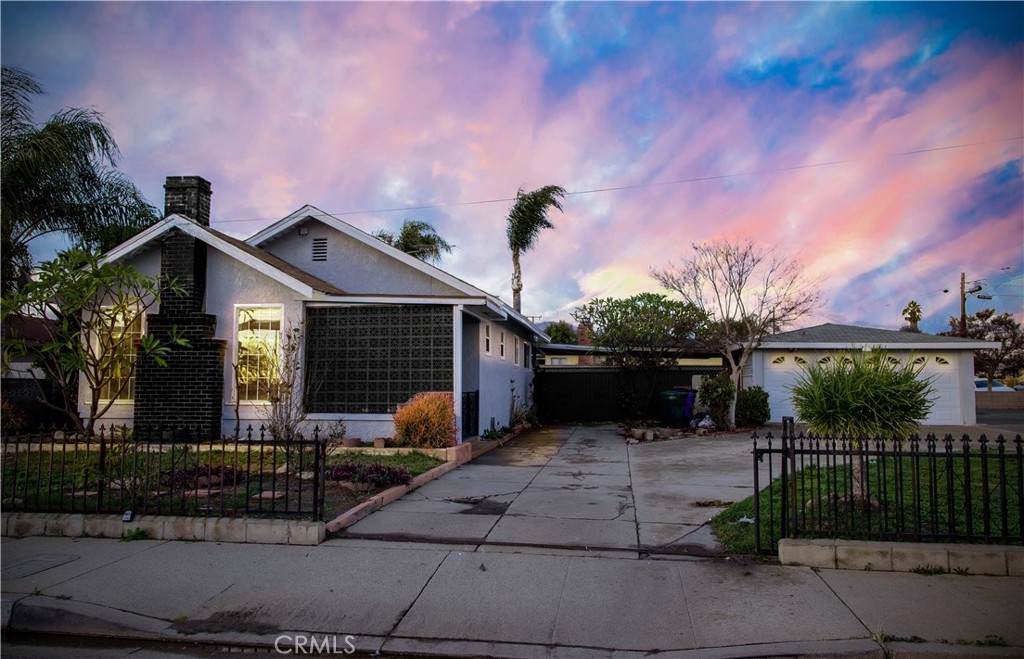 5486 Kingsley Street - Photo 1