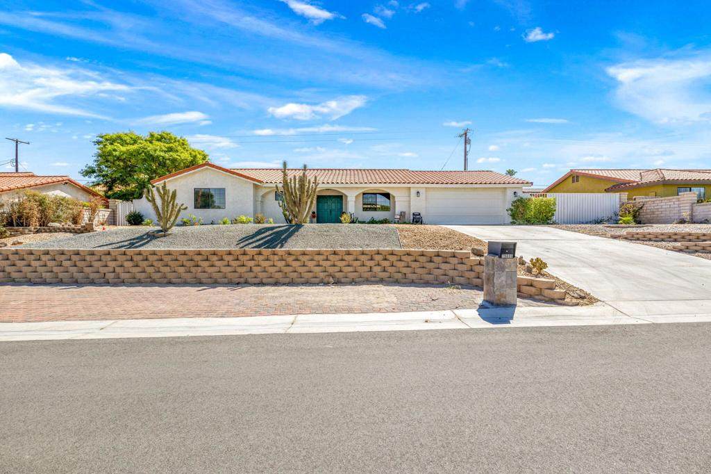 79805 Camelback Drive - Photo 1