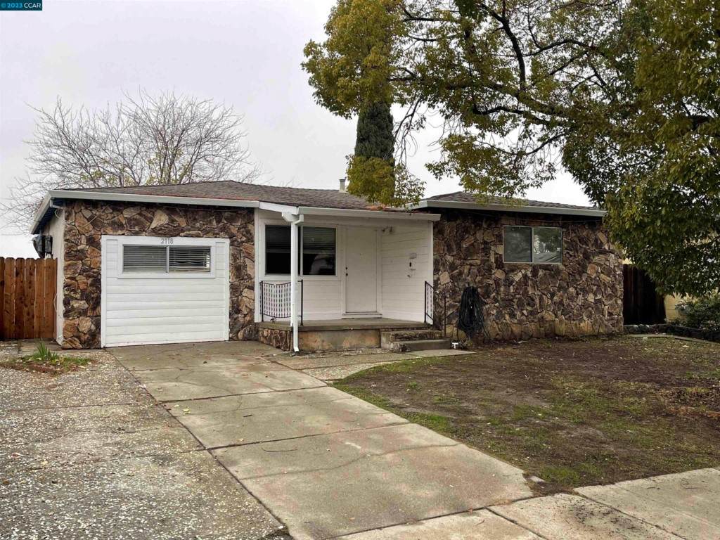 2118 Burton Ave - Photo 1