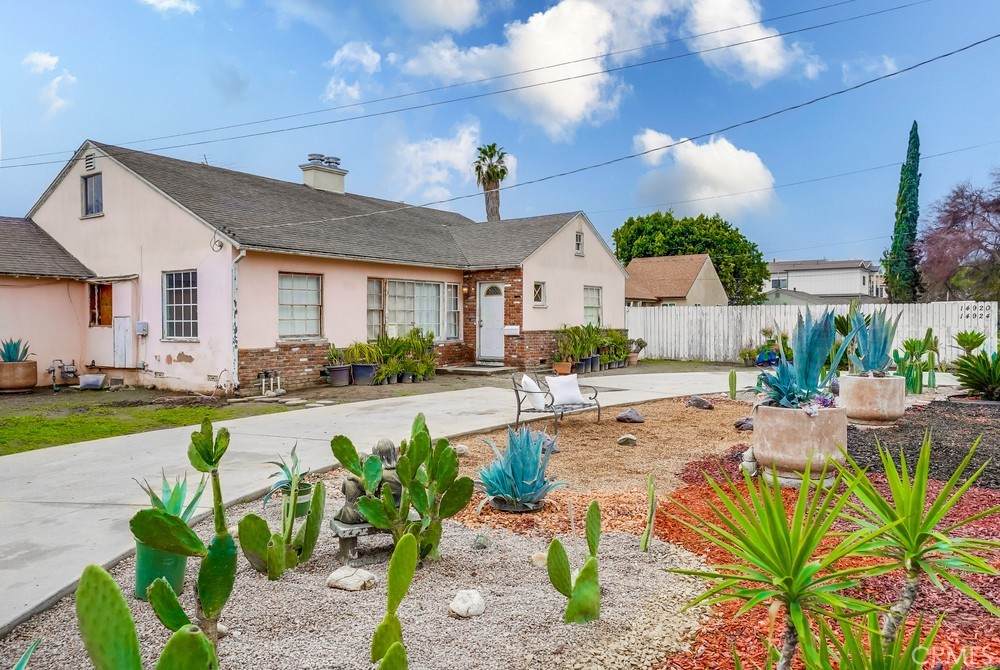 14920 Vose Street - Photo 1