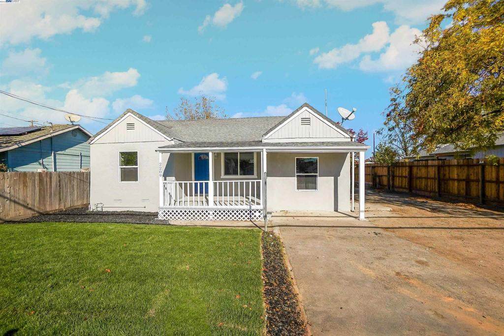 2209 North Ave - Photo 1