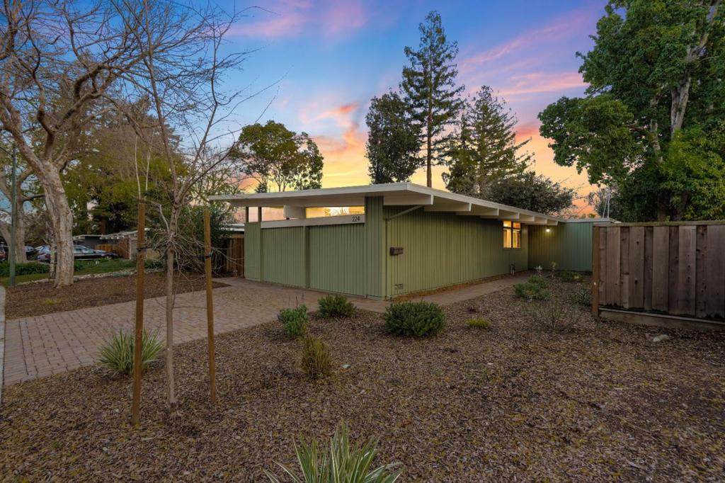 224 Greenmeadow Way - Photo 1