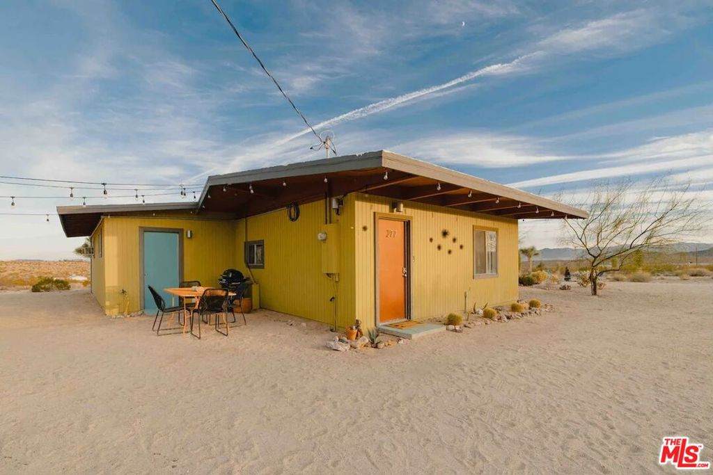 277 Flamingo Road - Photo 1