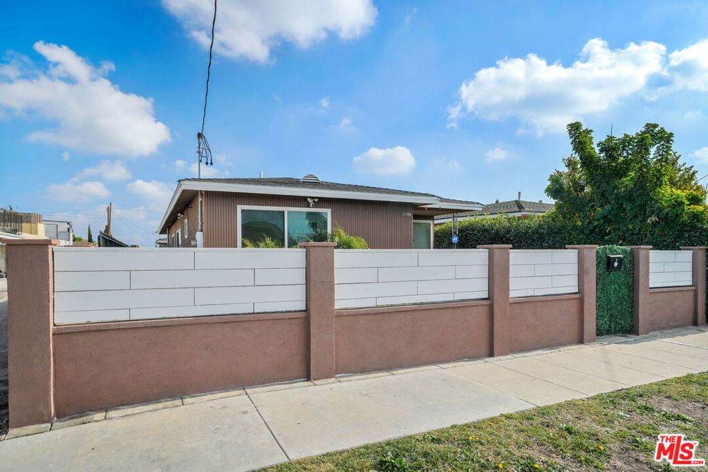 11824 Freeman Avenue - Photo 1