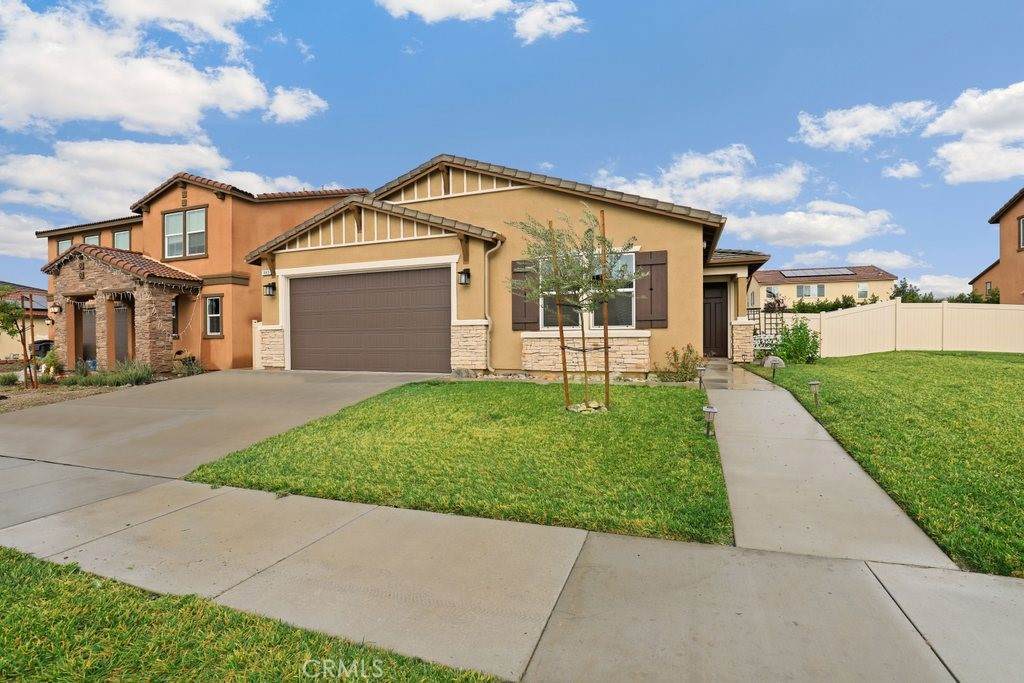 1443 Claire Avenue - Photo 1