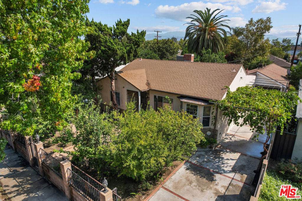 6608 Saint Clair Avenue - Photo 1