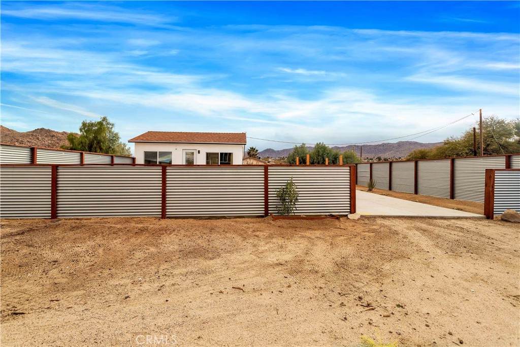 61939 Desert Air Road - Photo 1