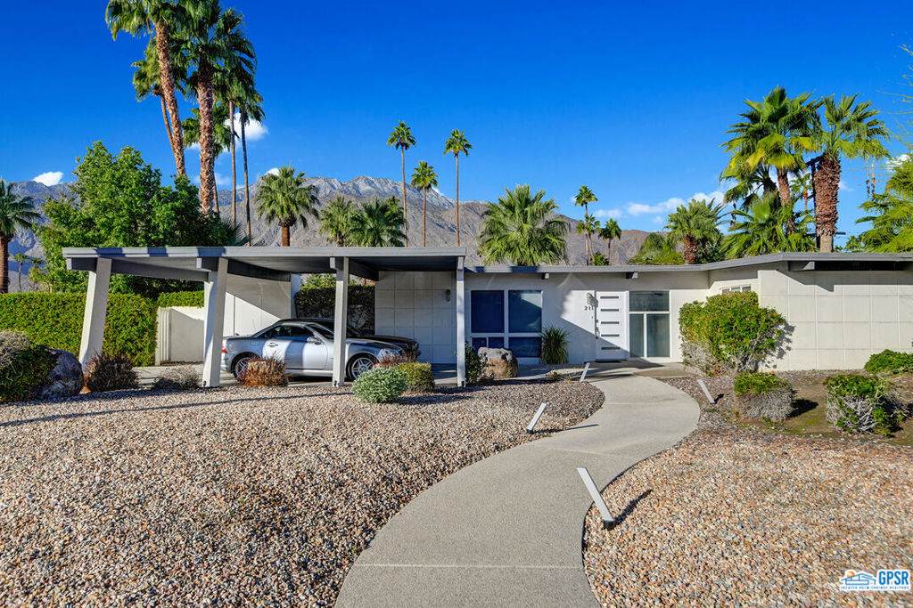 211 Sunset Way - Photo 1