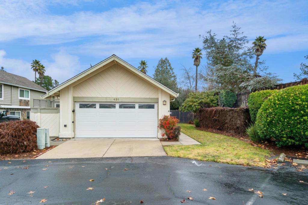 431 Lockewood Lane - Photo 1