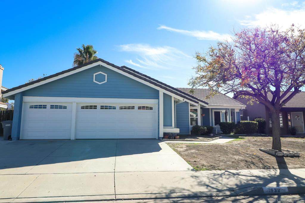 1032 Alexandra Dr - Photo 1